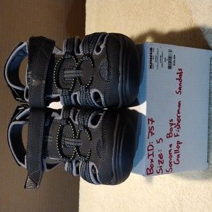 NIB Sonoma Boys "Gallop Fisherman" gray sandals size 5 Med